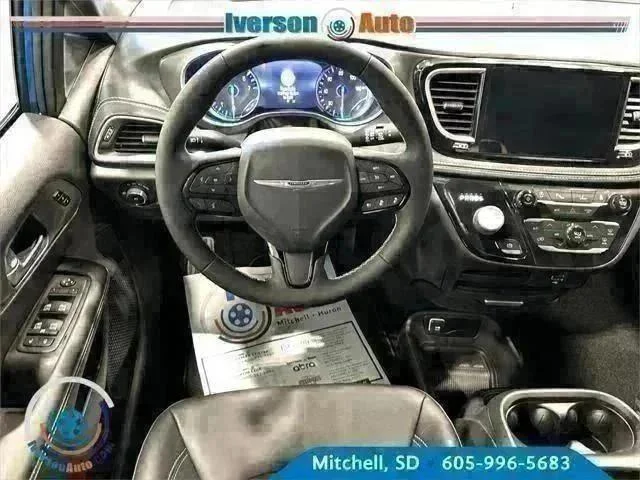 New 2026 Hydro Blue Pearl-Coat Exterior Paint Chrysler Select image 23