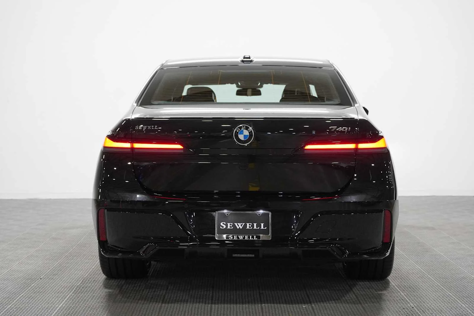 New 2026 Black Sapphire Metallic BMW 740i image 5