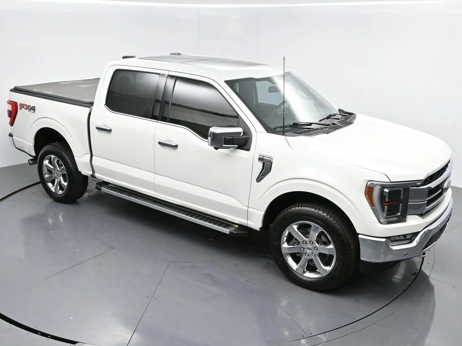 Used 2022 Star White Metallic Tri-Coat Ford LARIAT image 42