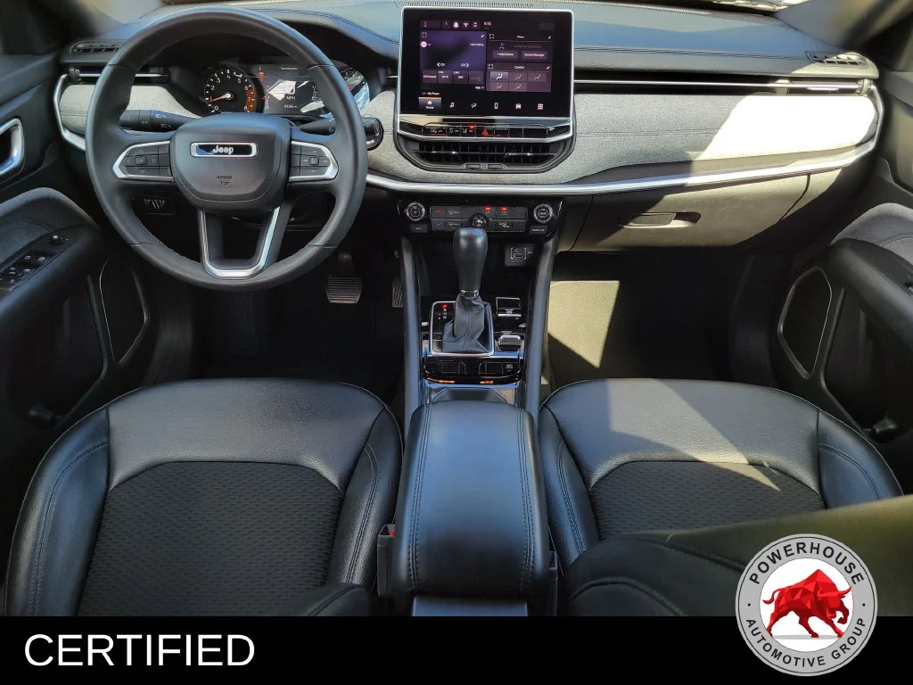 Used 2024 White Jeep Latitude image 18