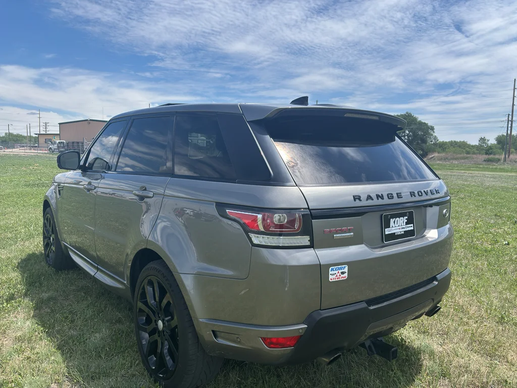 Used 2017 Silicon Silver Metallic Land Rover Autobiography image 3