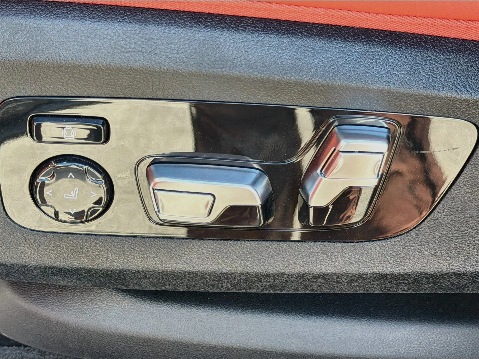 New 2027 Carbon Black Metallic BMW Label image 24