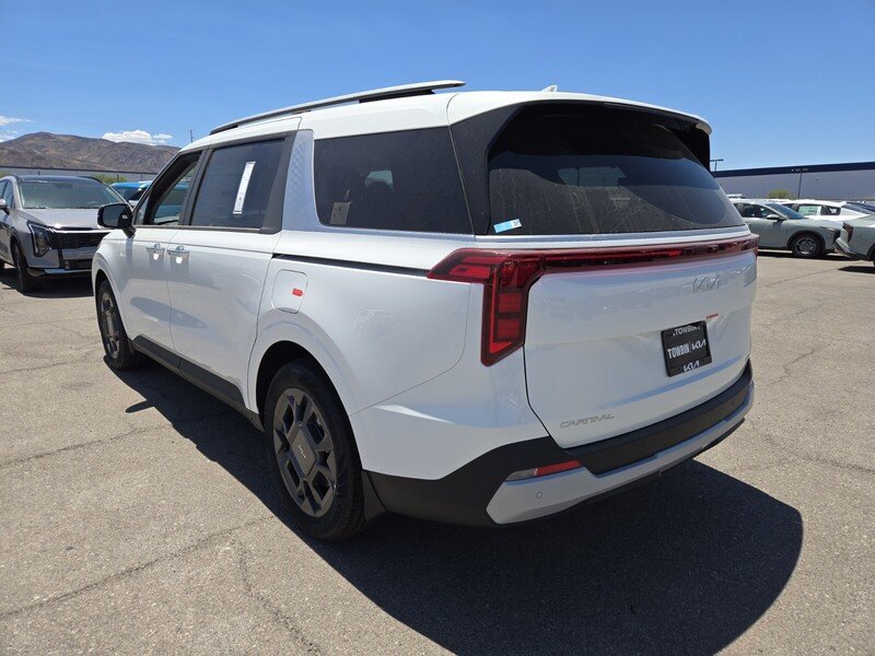 New 2026 Snow White Pearl Kia EX image 4