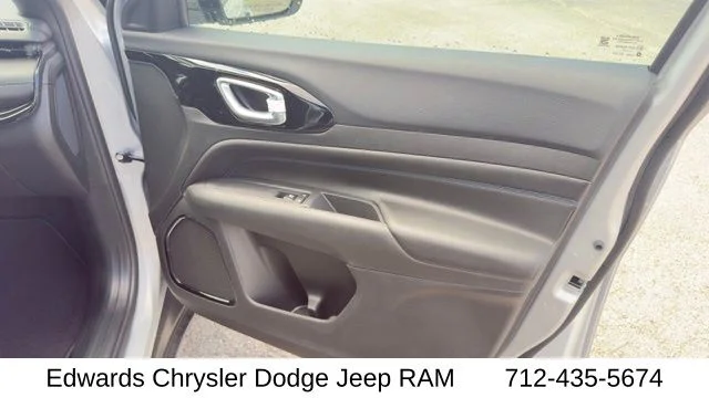 New 2026 Silver Jeep Limited image 37