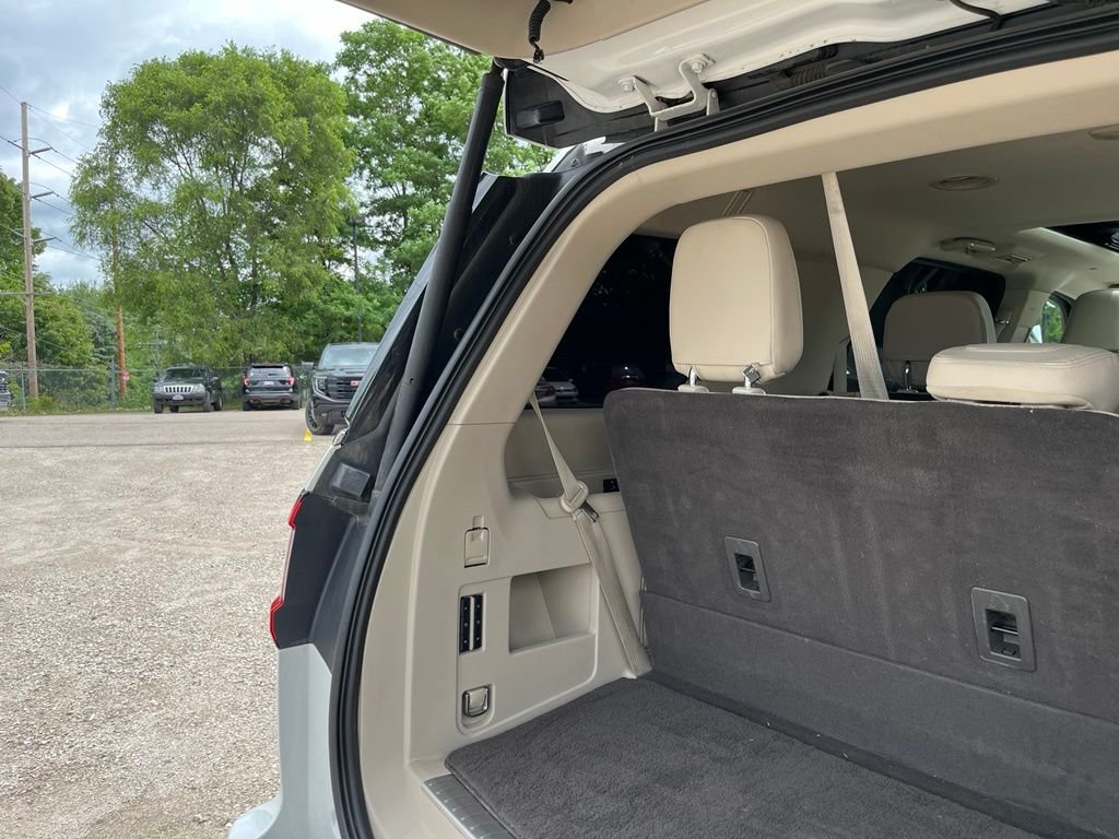 Used 2020 White Lincoln Reserve image 14