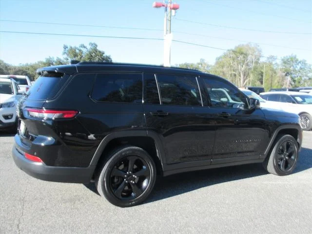 Certified Used 2022 Black Jeep Altitude image 6