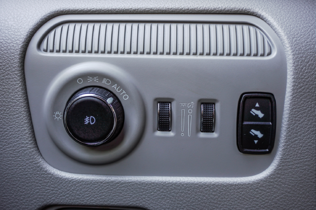 Used 2023 White Jeep Series II image 17