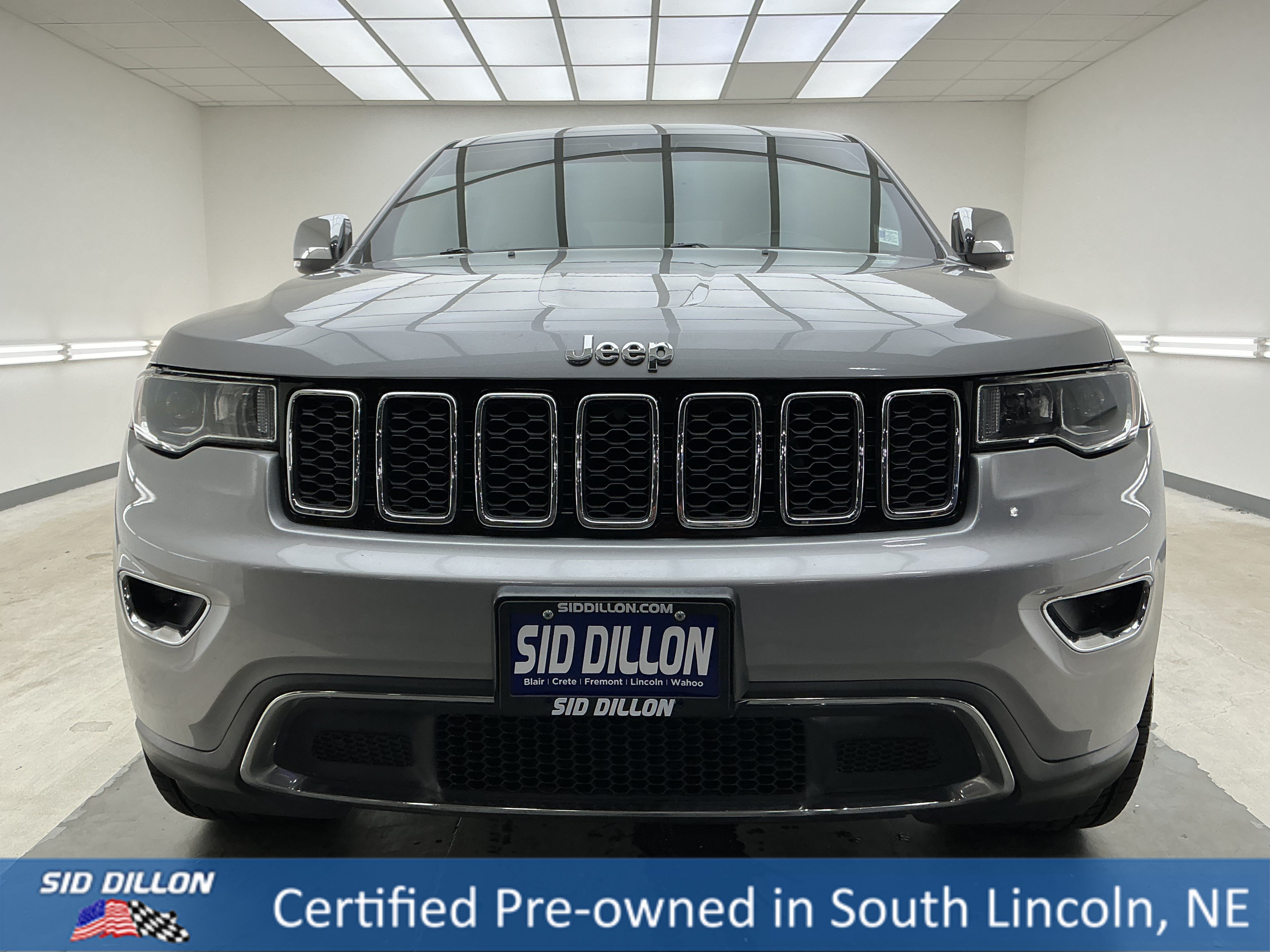 Certified Used 2017 Billet Silver Metallic Clearcoat Jeep Limited image 2
