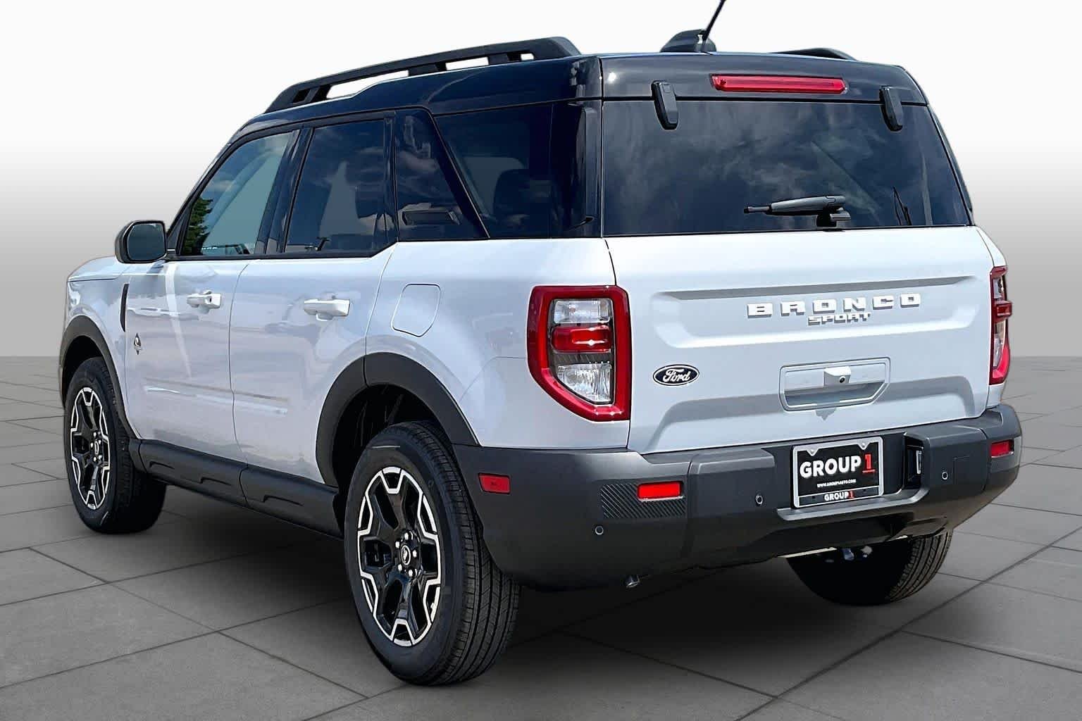 New 2026 Space White Metallic Ford Outer Banks® image 12