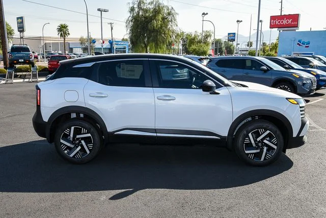 New 2026 Aspen White TriCoat / Super Black Two-tone Nissan SV image 9