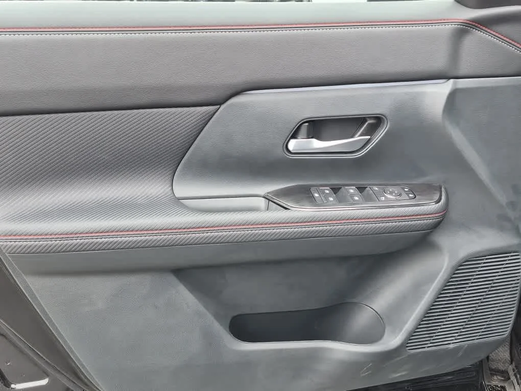 2026 Nissan KICKS SR AWD - Photo 9