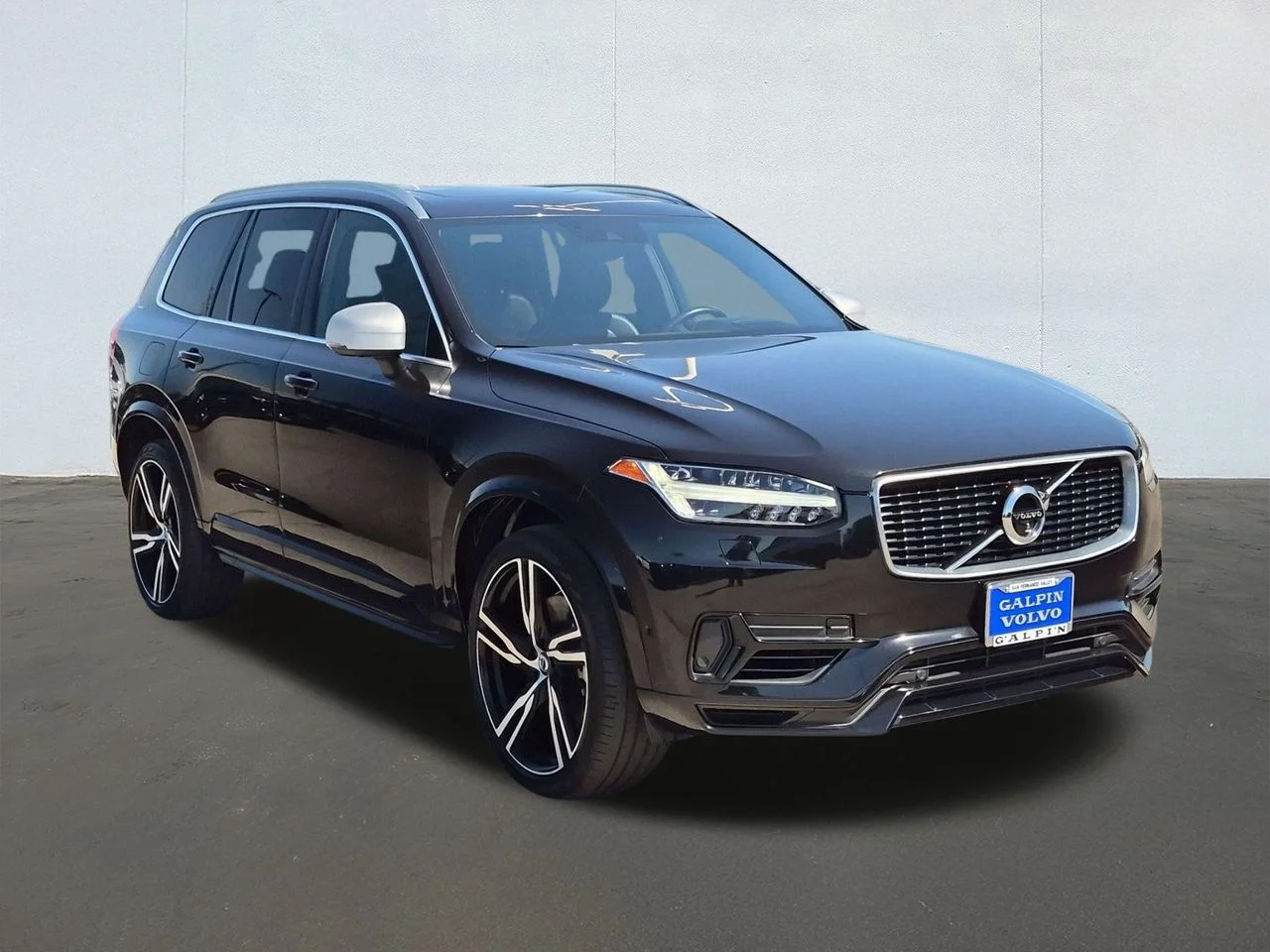 Used 2019 Onyx Black Volvo T8 R-Design image 3