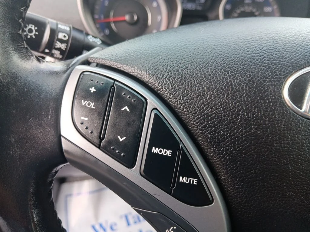 Used 2015 Titanium Gray Metallic Hyundai Limited image 17