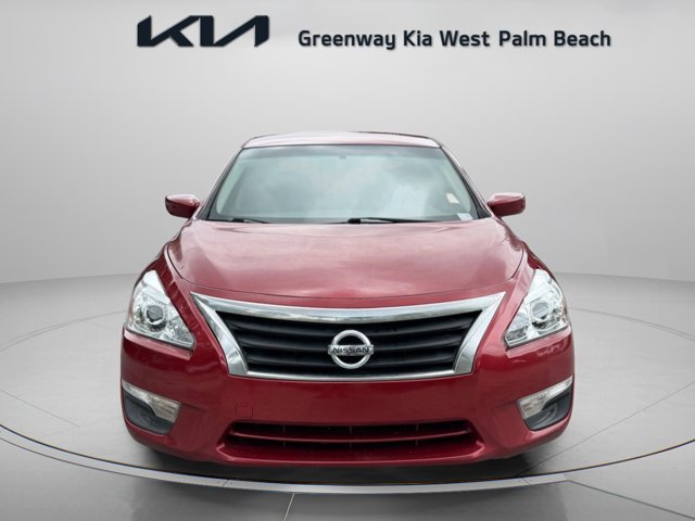 Used 2015 Red Nissan 2.5 S image 2