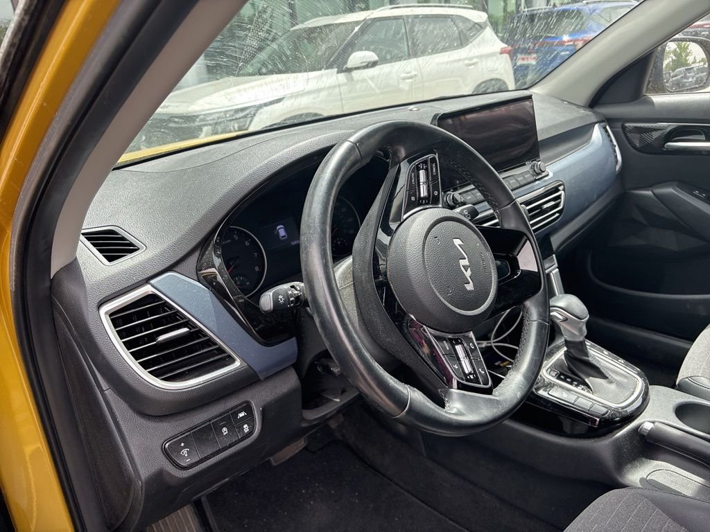 Certified Used 2022 Yellow Kia S image 27