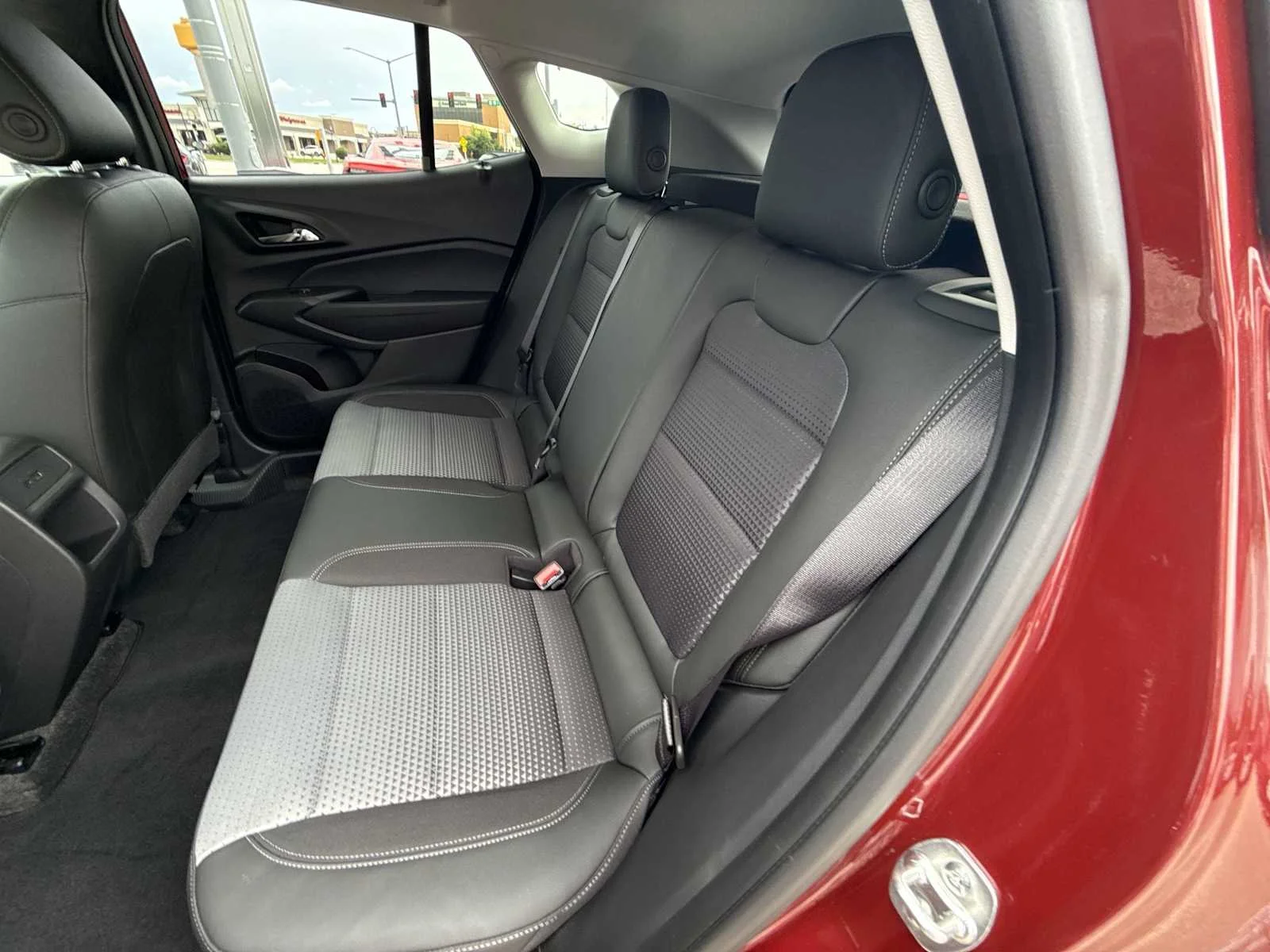 2024 Chevrolet Trax LT - Photo 23