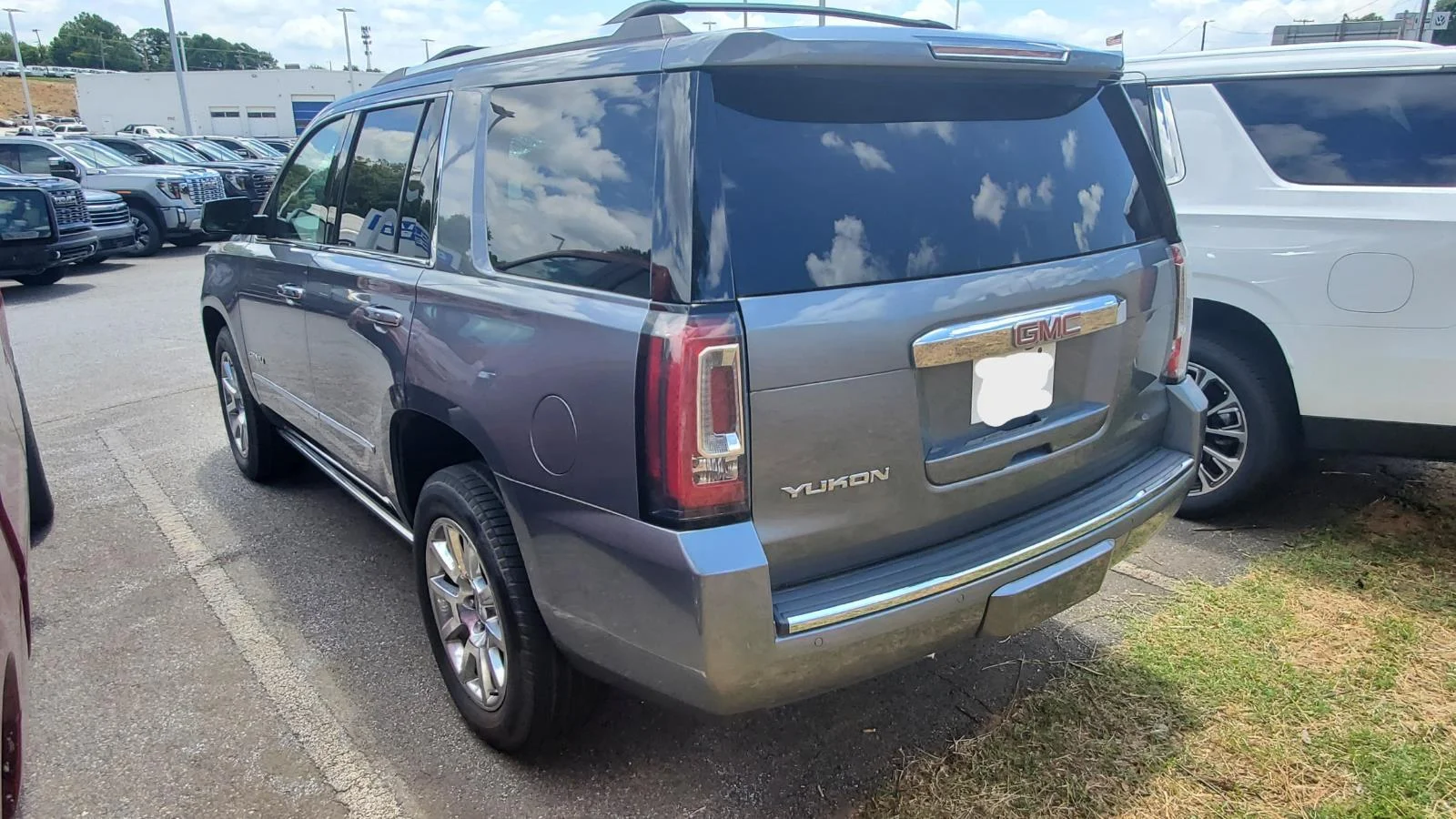 Used 2020 SATIN STEEL METALLIC GMC Denali image 9