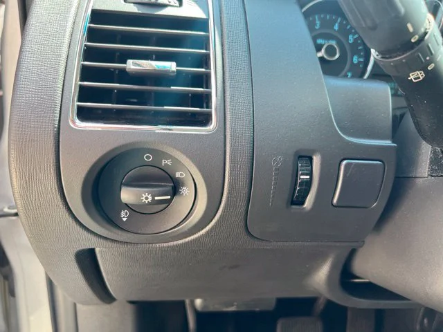 Used 2009 Silver Ford SEL image 12