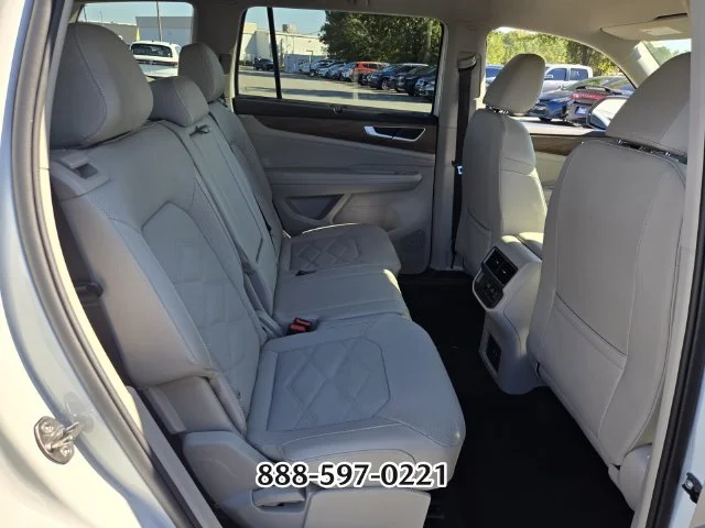 Certified Used 2024 Pure White Volkswagen 2.0T SE W/TECHNOLOGY image 17
