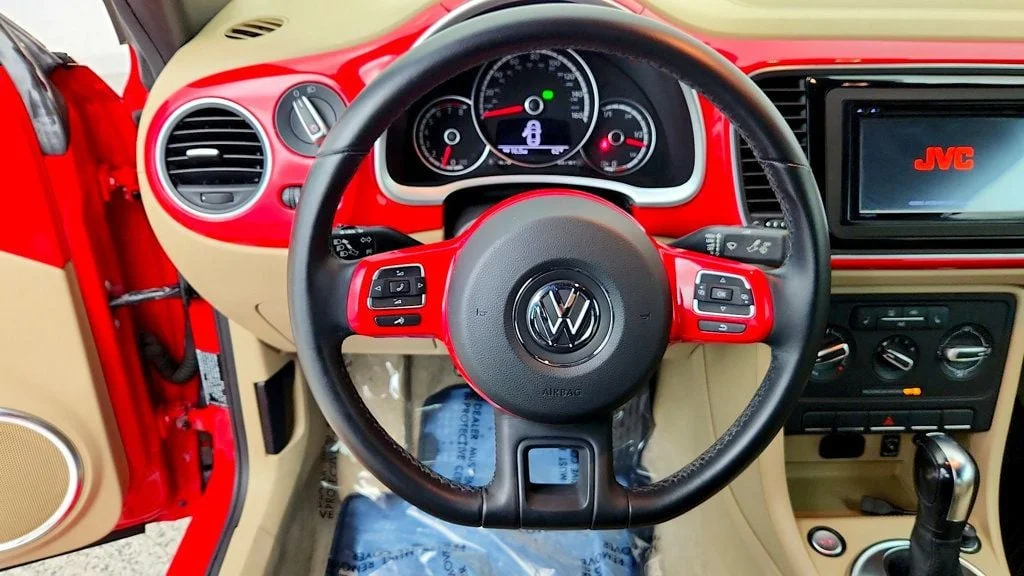 Used 2014 Tornado Red/Beige Roof Volkswagen 2dr Automatic 2.5L PZEV *Ltd Avail* image 15
