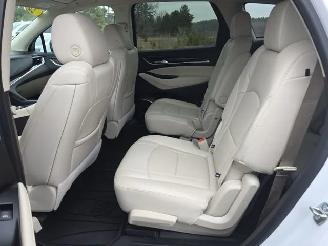 Used 2022 Summit White Buick Essence image 24