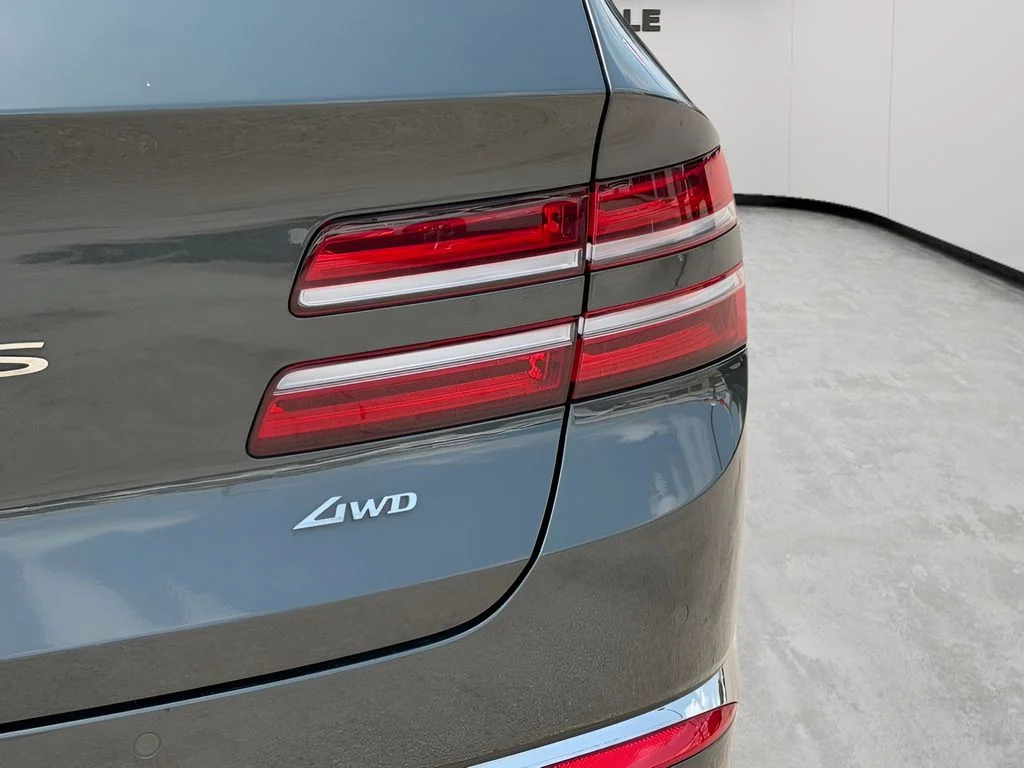 Used 2025 Gray Genesis 2.5T image 7