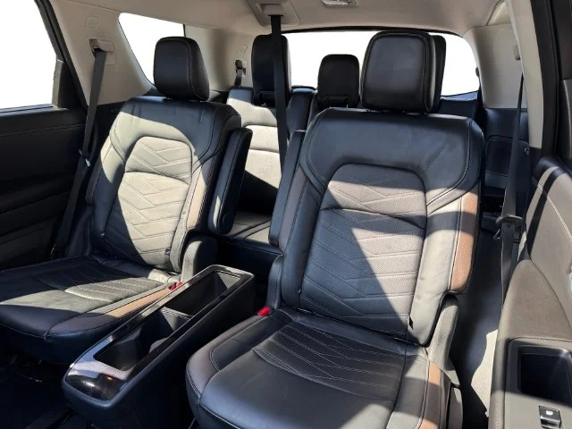 Used 2022 Black Nissan Platinum image 14