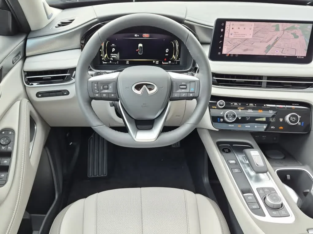 New 2027 DEEP EMERALD INFINITI Luxe AWD image 10