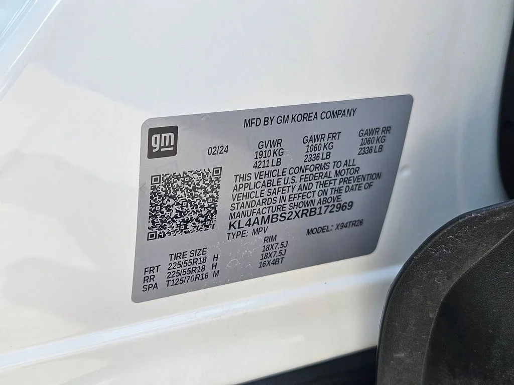 Used 2024 Summit White Buick Preferred image 33