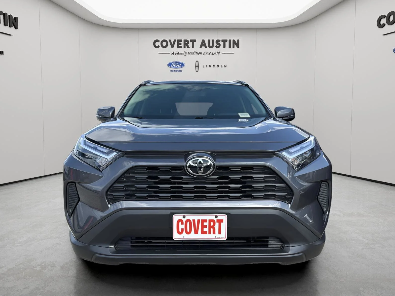 Used 2025 Gray Toyota XLE image 8