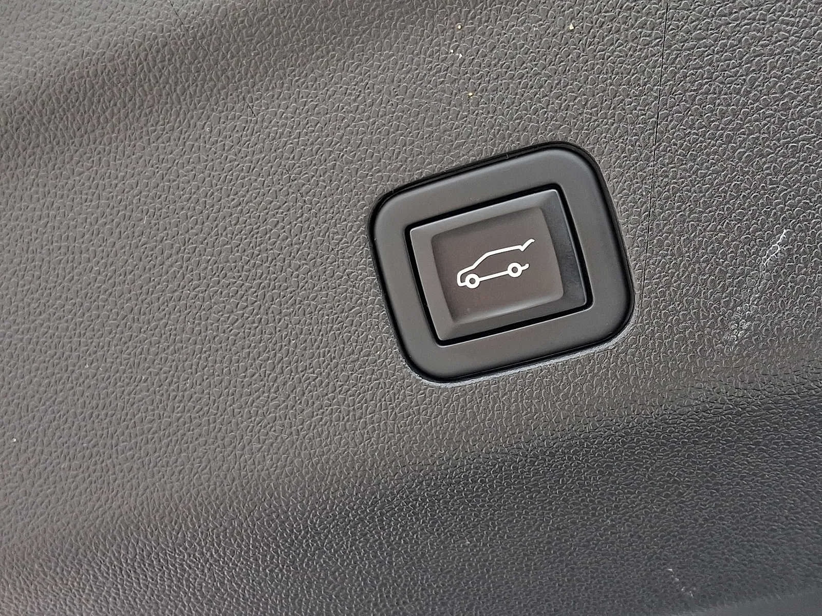 Used 2023 Summit White GMC AT4 image 33