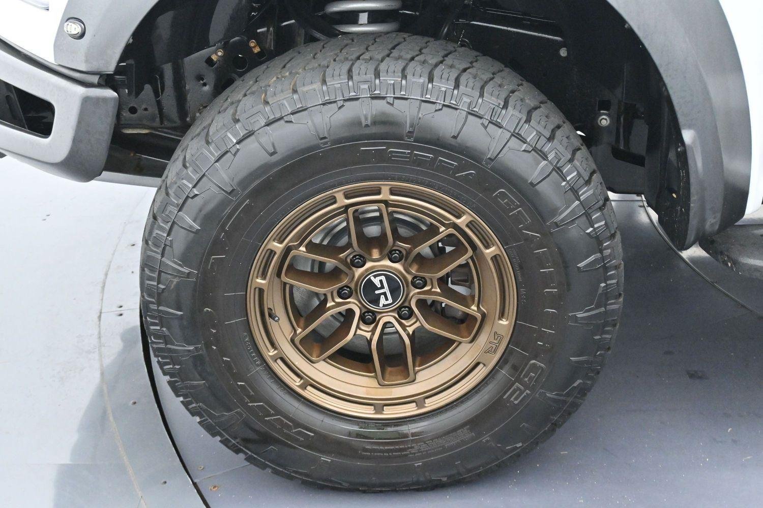Used 2018 Oxford White Ford Raptor image 42