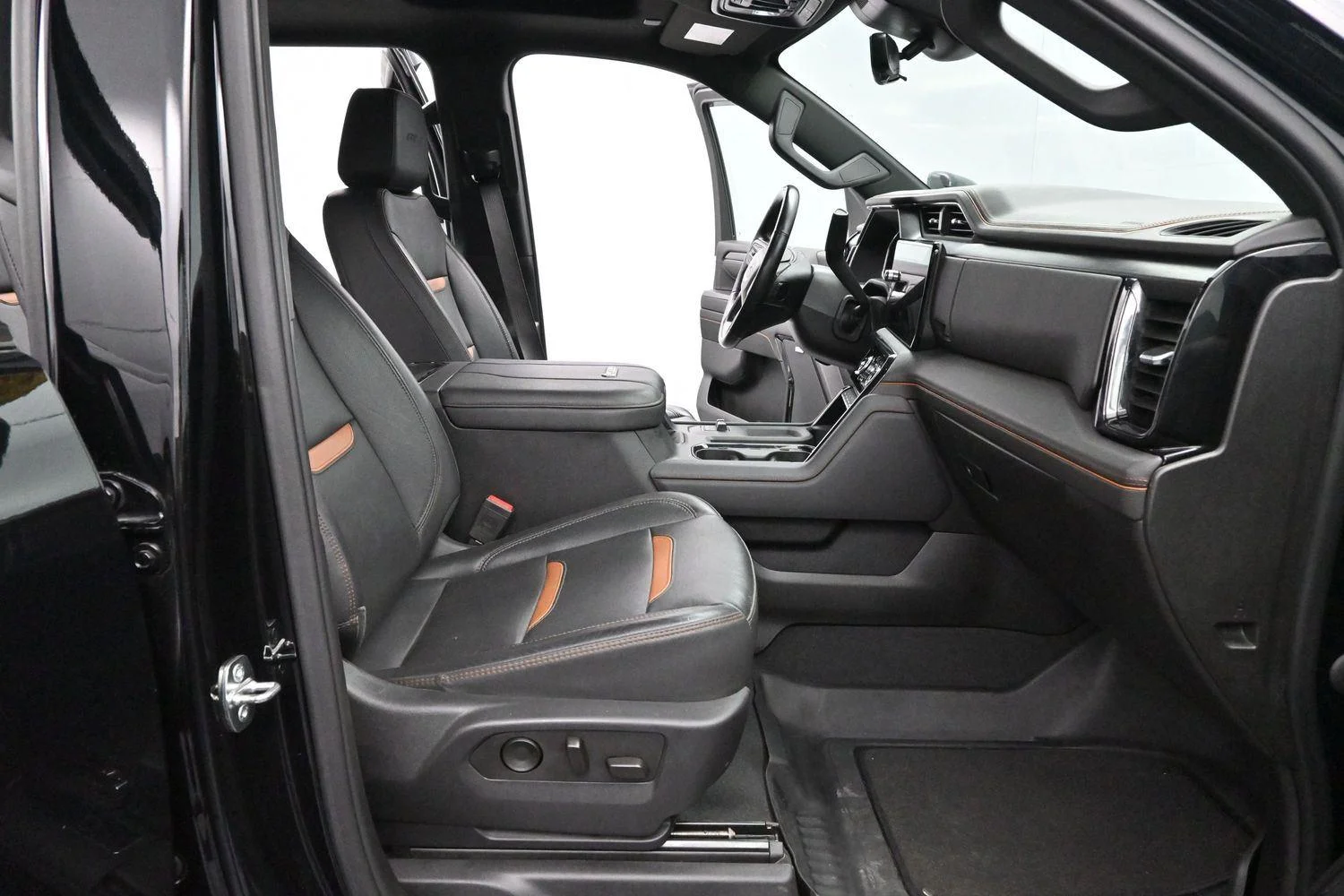 Used 2024 Onyx Black GMC AT4 image 31