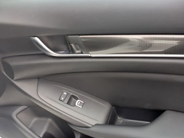Used 2022  Honda Sport image 34