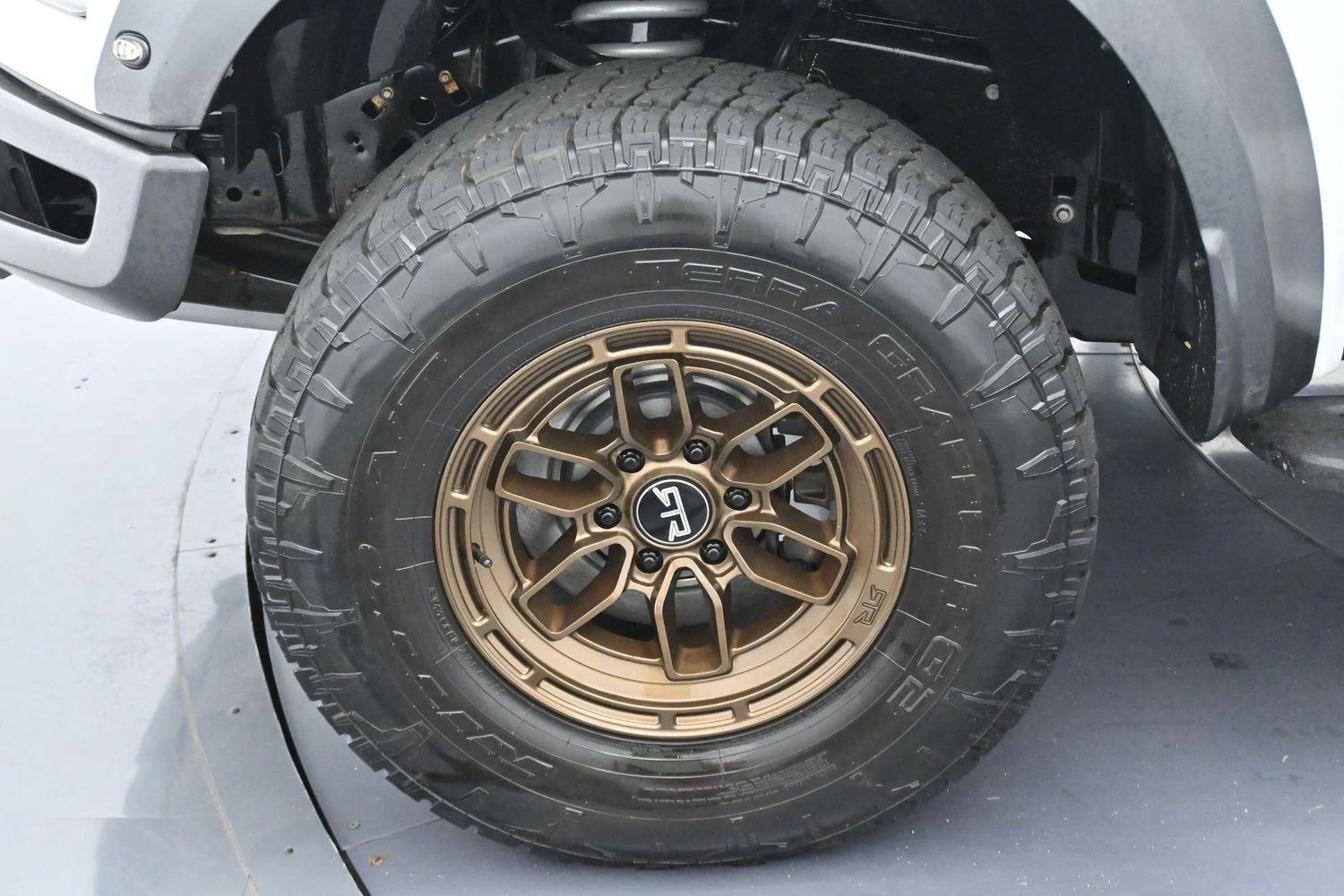 Used 2018 Oxford White Ford Raptor image 42