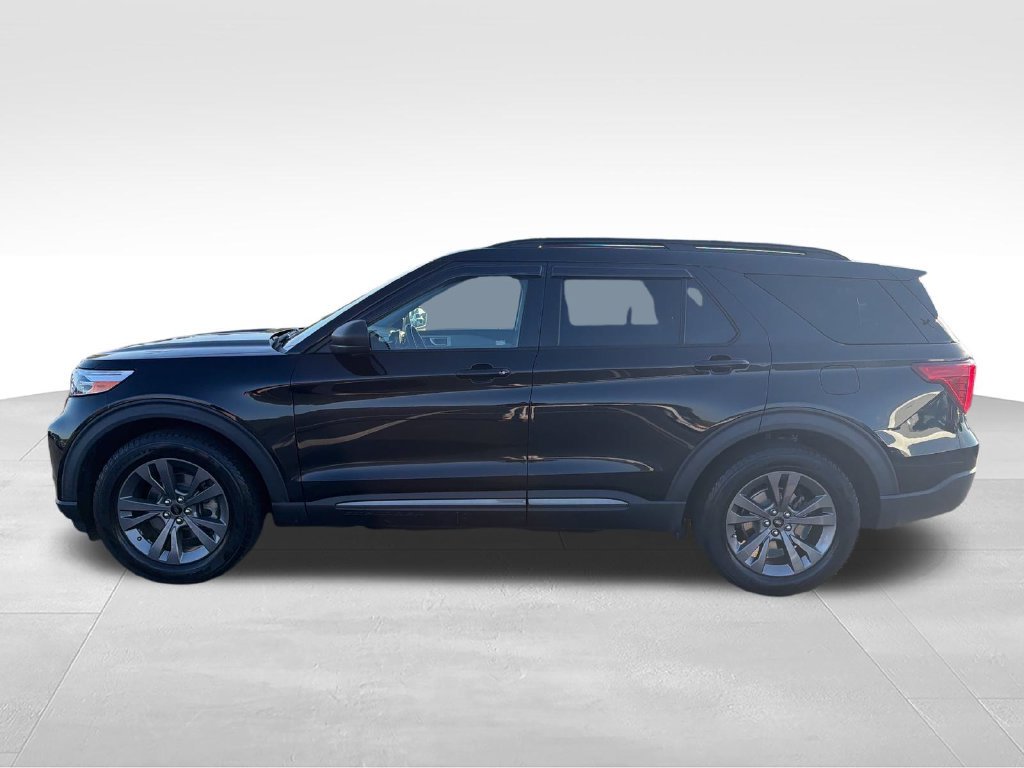 Used 2021 Black Ford XLT image 2