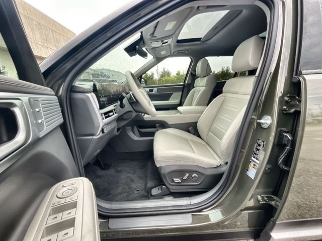 Used 2024 Green Hyundai Limited image 11