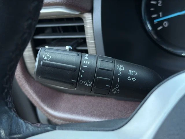 Used 2024 Gray Ford Limited image 32