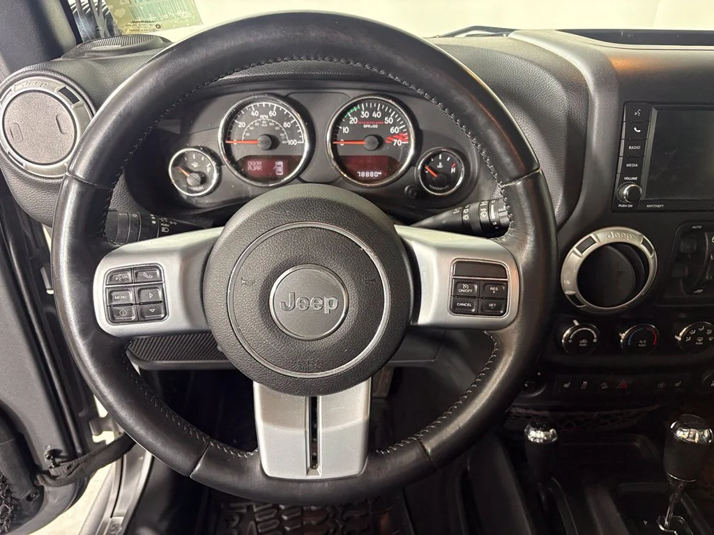 Used 2016 Silver Jeep Unlimited Rubicon image 23