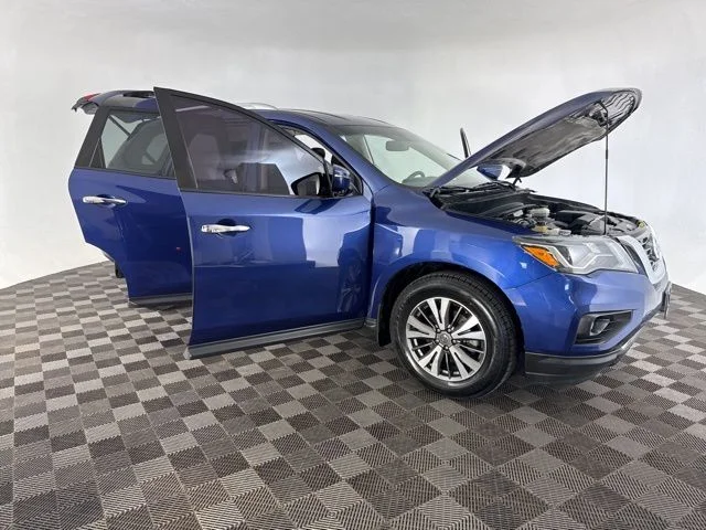 Used 2017 Blue Nissan SL image 15