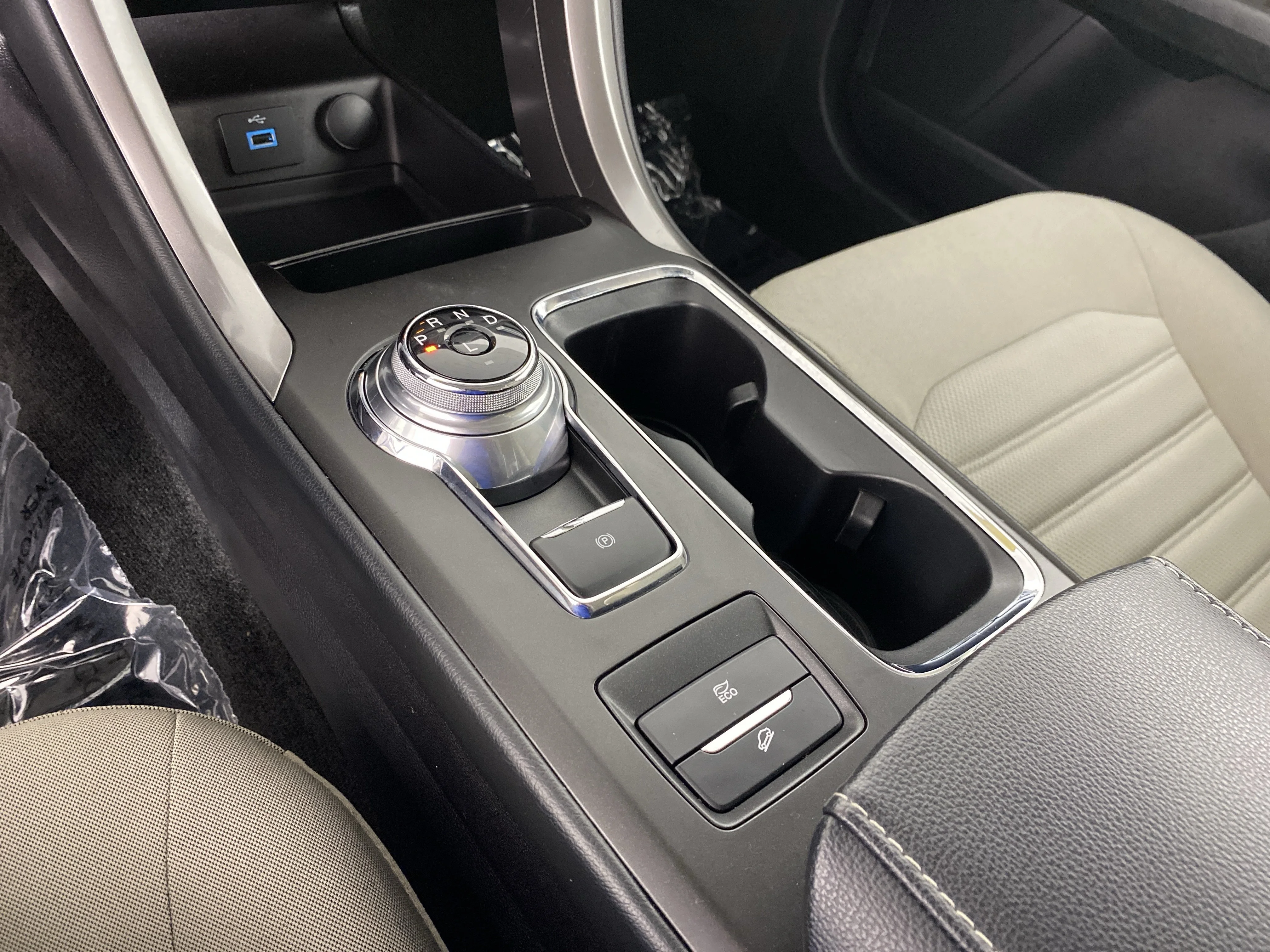Used 2018 Shadow Black Ford S image 28