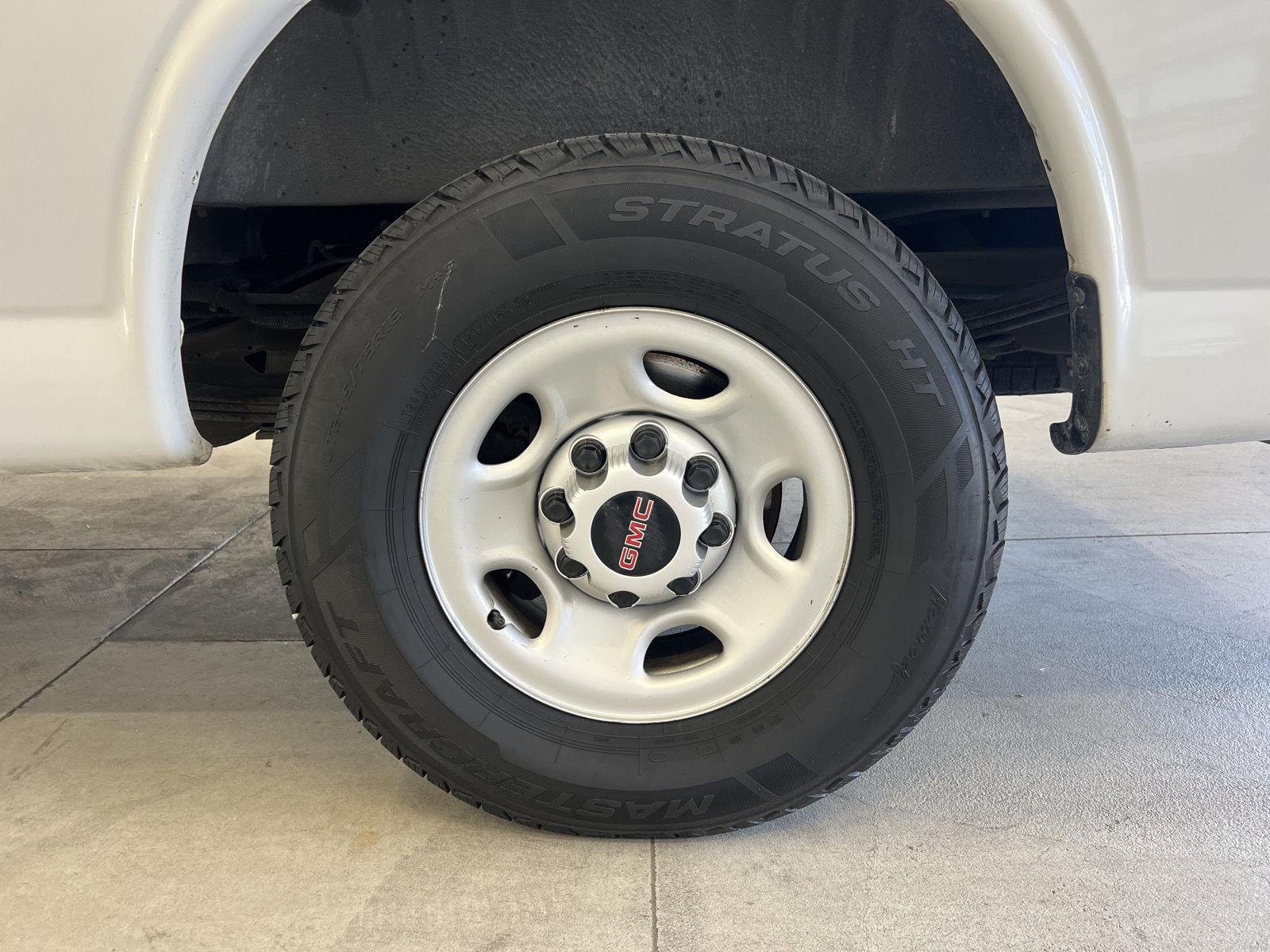 2018 GMC Savana Cargo Work Van - Photo 10