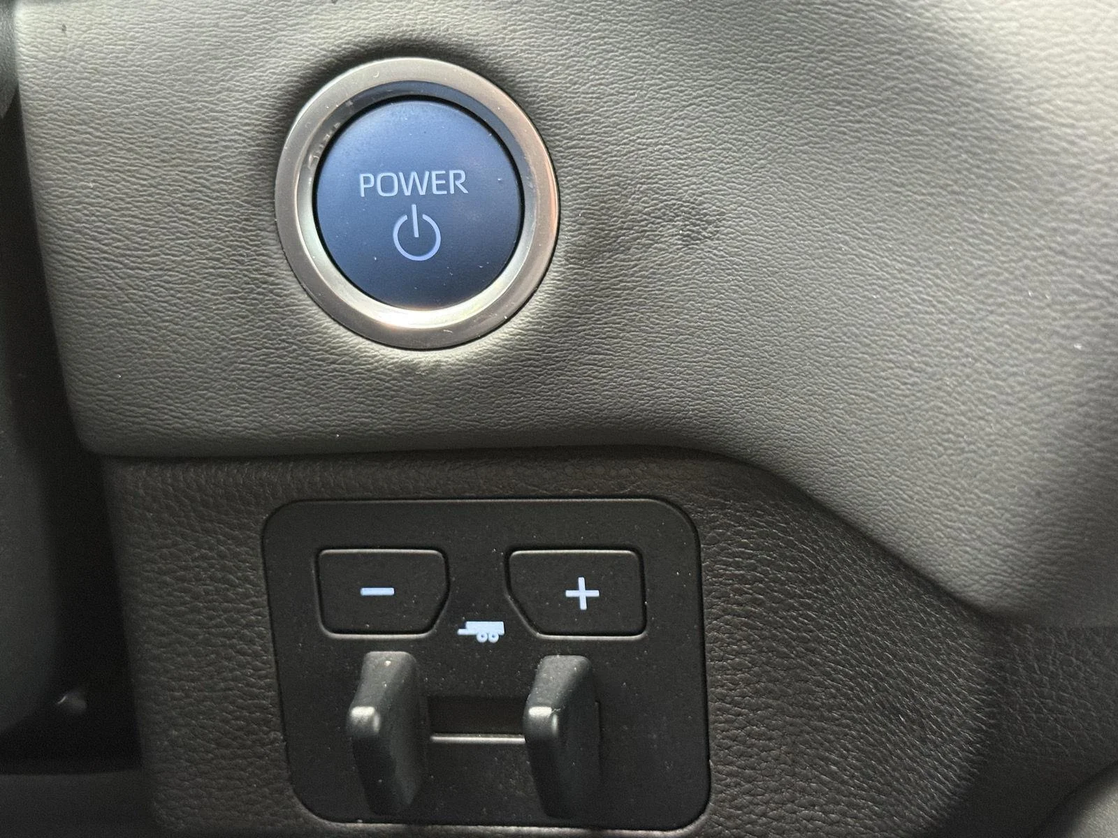 Used 2024 Wind Chill Pearl Toyota Platinum image 38