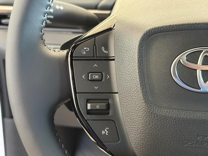 New 2026 Wind Chill Pearl Toyota XLE image 15