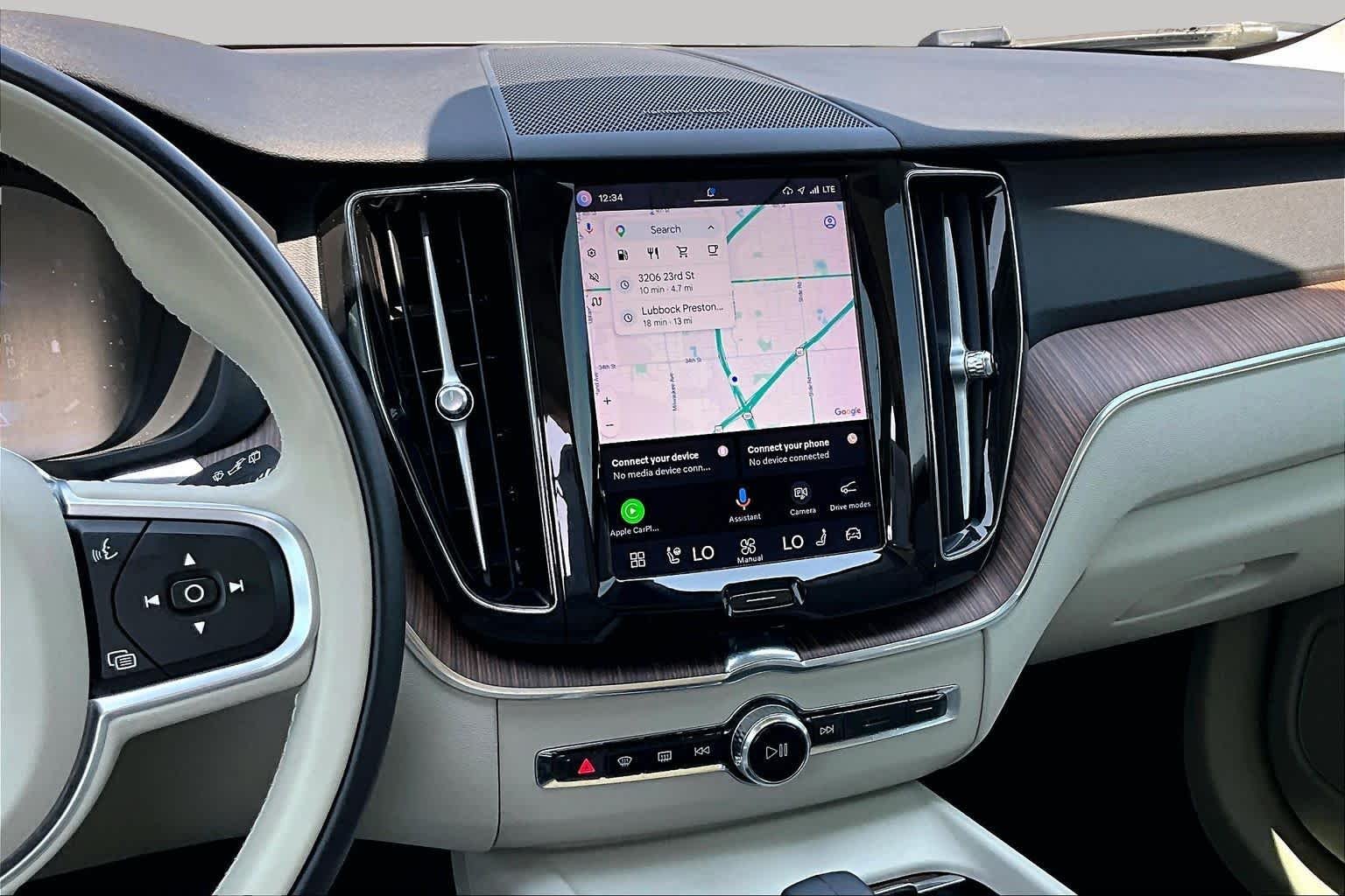 Used 2022  Volvo Momentum image 7