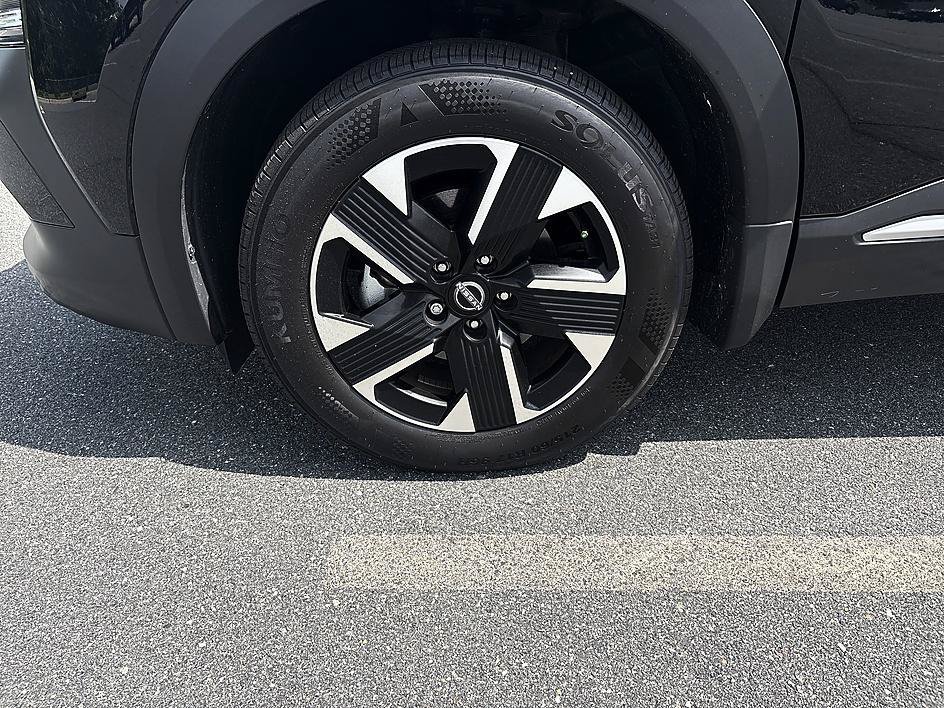 Certified Used 2025 Super Black Nissan SV image 6