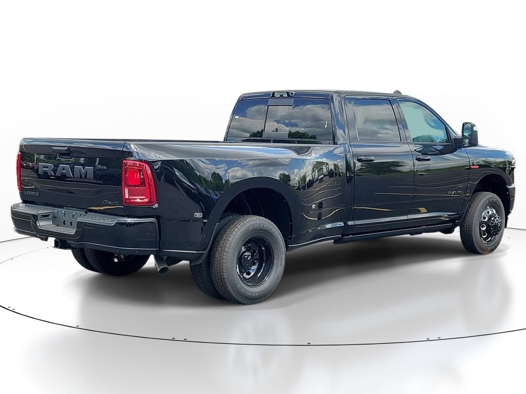 New 2026 Diamond Black Crystal Pearl-Coat Exterior Paint RAM Laramie image 4