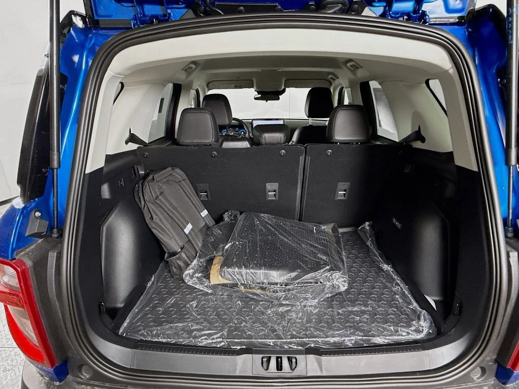 New 2025 Velocity Blue Metallic Ford Big Bend image 25