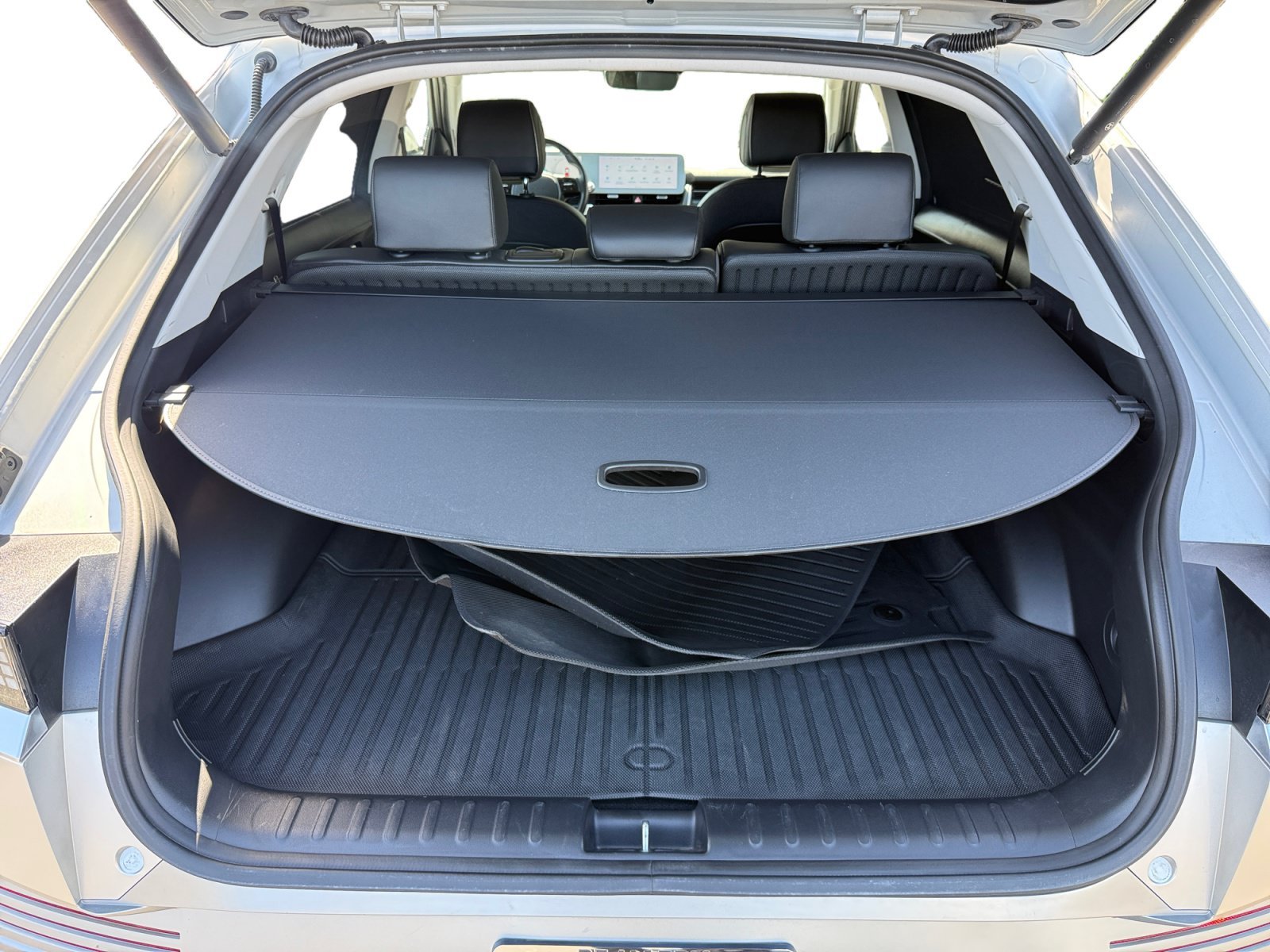 Used 2023 Gold Hyundai Limited image 17