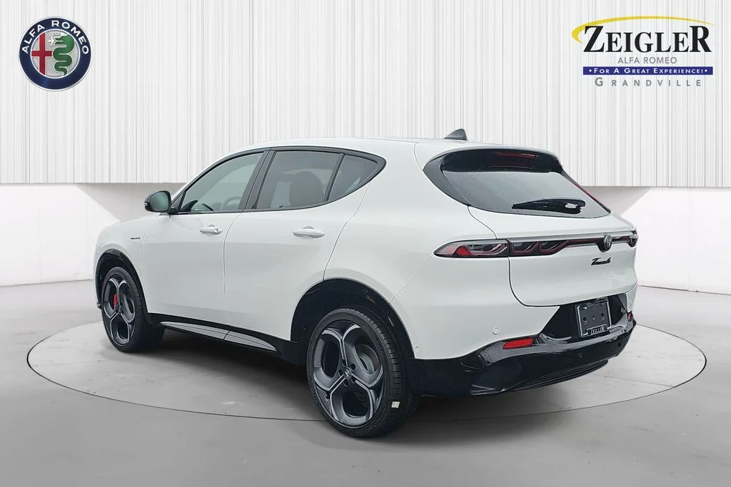 New 2026 Milano White Exterior Paint Alfa Romeo Veloce image 7